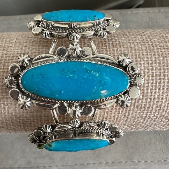 Cuff bracelet by Raymond Yazzie RARE FIND!!! - Picture 3 of 11